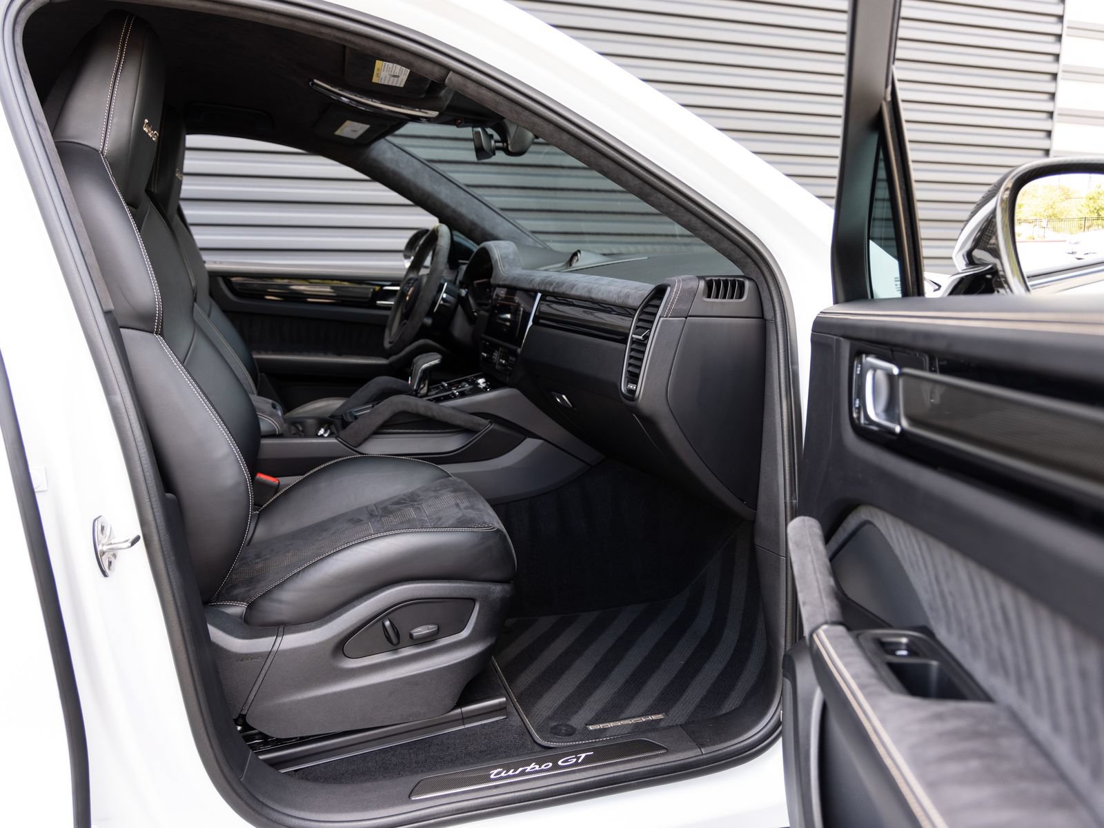 Certified 2022 Porsche Cayenne Turbo GT AWD/4WD image 32