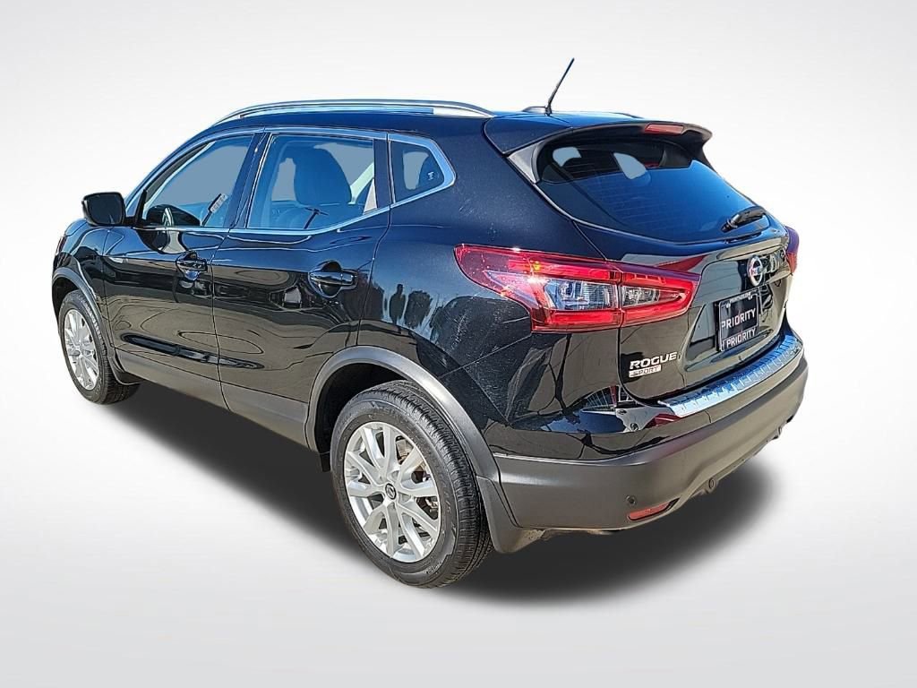 Used 2022 Nissan Rogue Sport SV w/ Technology Package image 3
