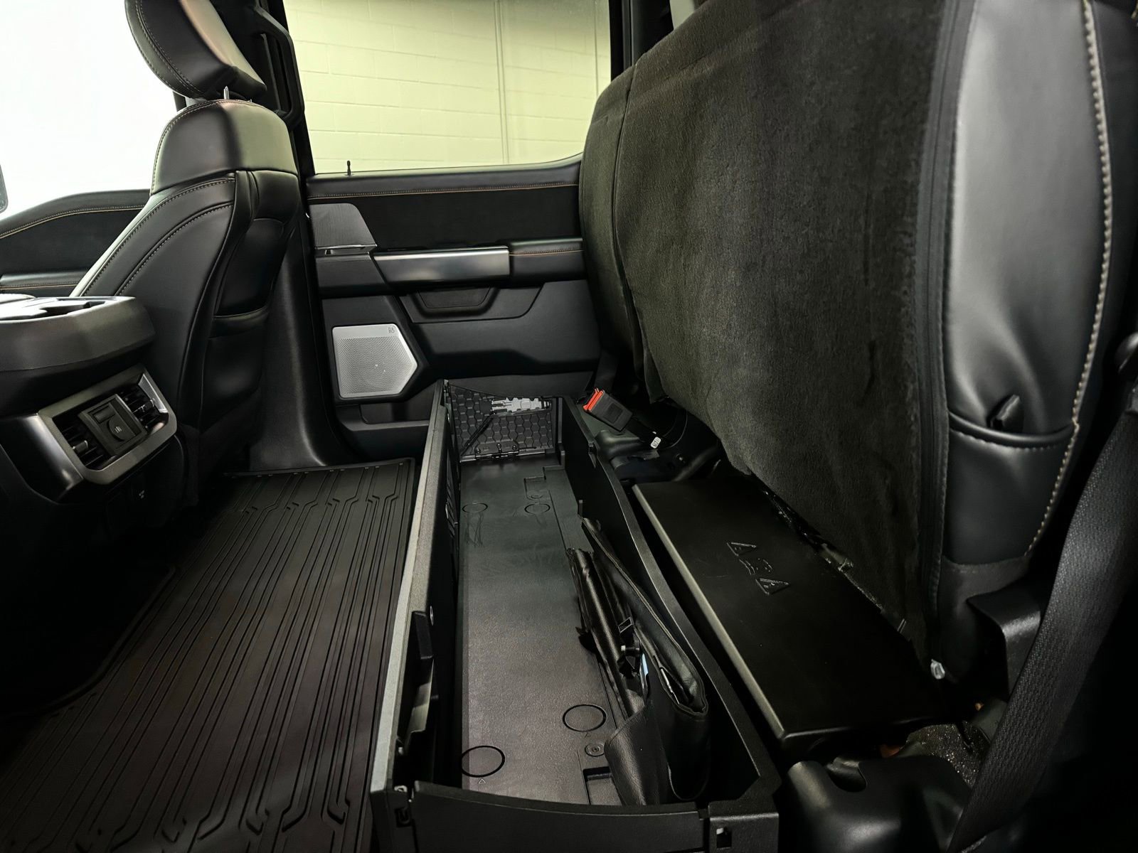 Used 2024 Ford F350 Platinum AWD/4WD image 28