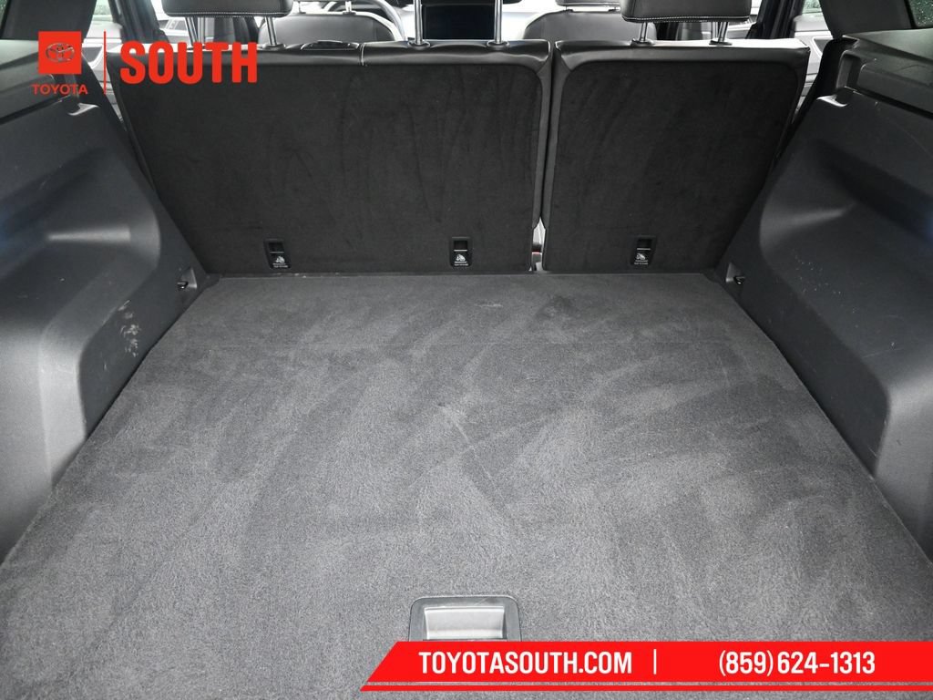 Used 2024 Volkswagen Atlas Cross Sport SE FWD image 17