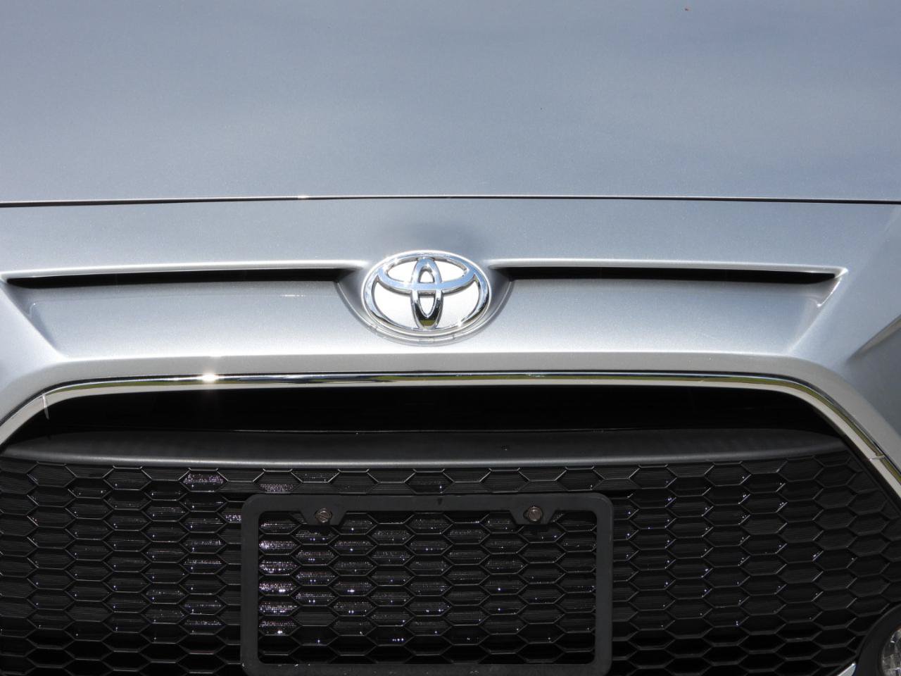 Used 2020 Toyota Yaris XLE FWD image 29