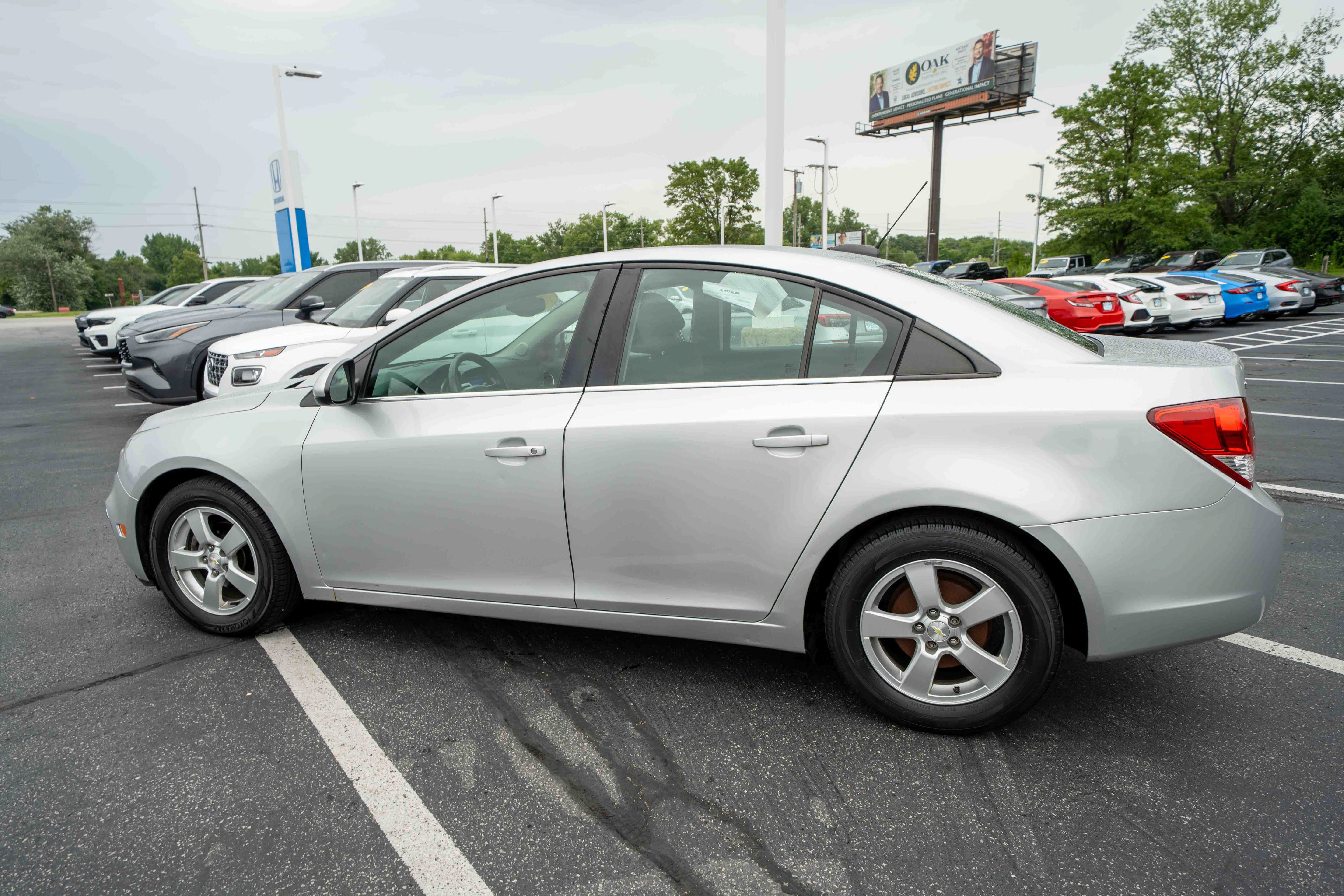 Used 2016 Chevrolet Cruze LT FWD image 4