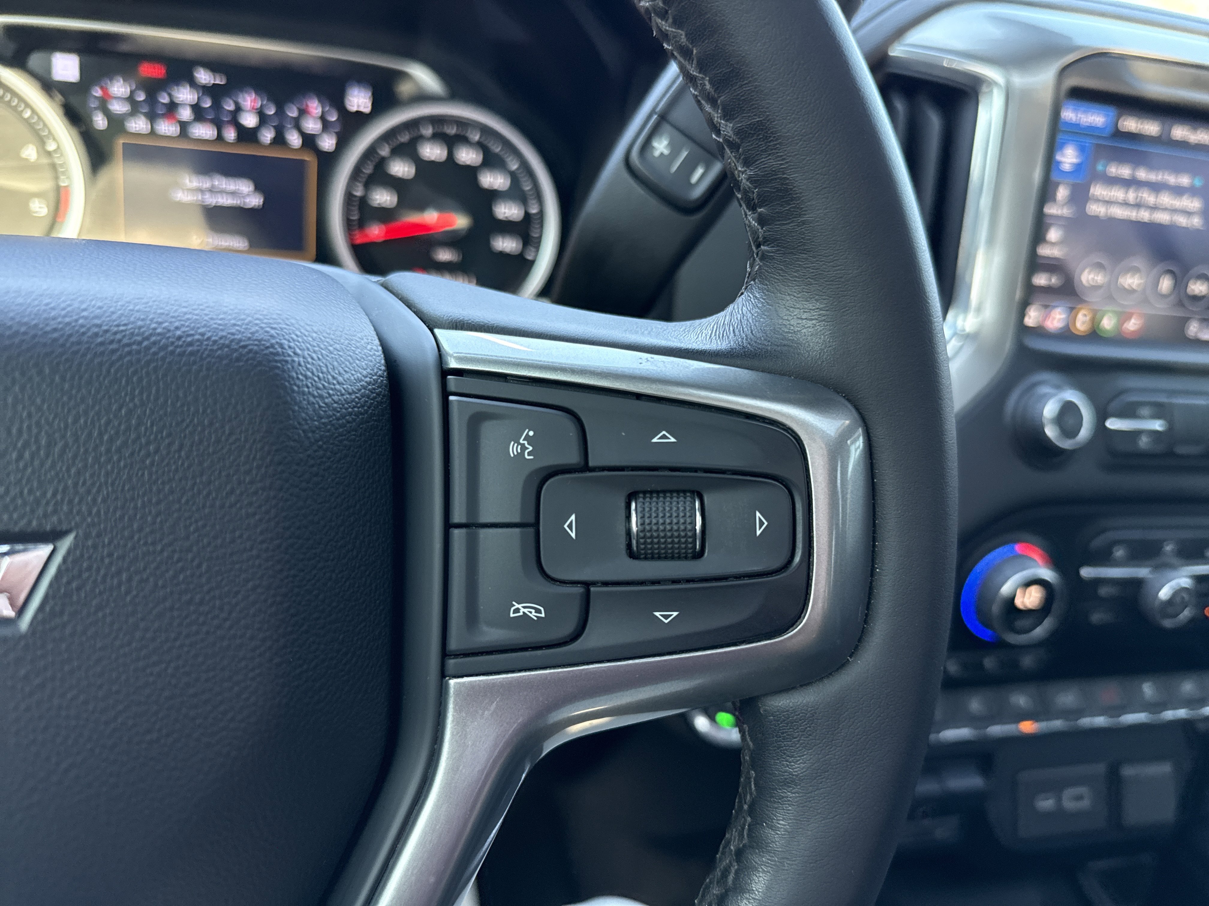 Used 2022 Chevrolet Silverado 2500 LTZ w/ LTZ Premium Package image 19