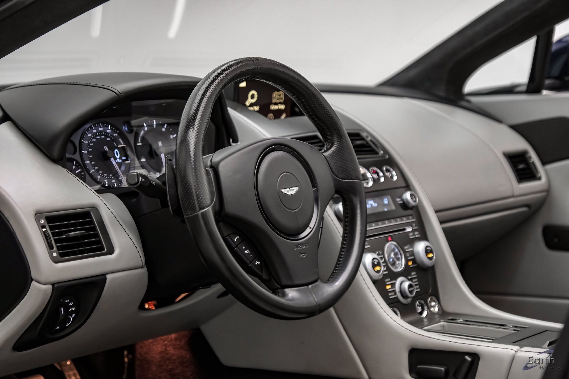 Used 2015 Aston Martin V8 Vantage GT RWD image 49