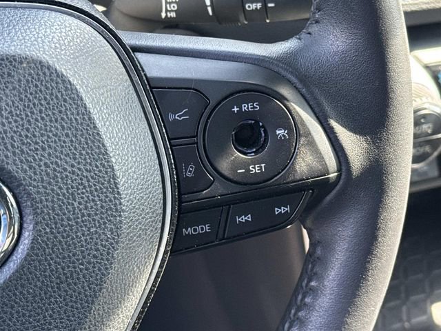 Used 2020 Toyota RAV4 XSE AWD/4WD image 30