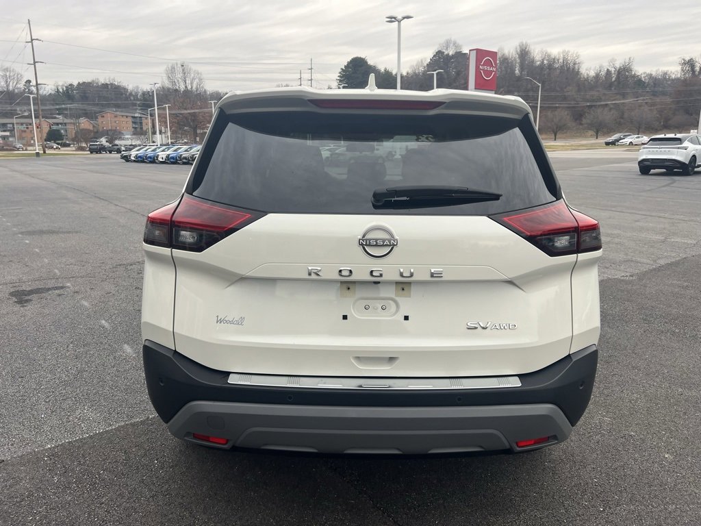 Used 2023 Nissan Rogue SV image 4