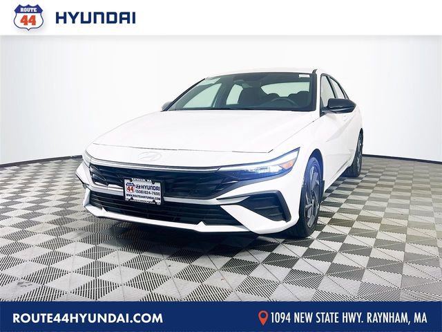 New 2025 Hyundai Elantra SEL FWD image 1