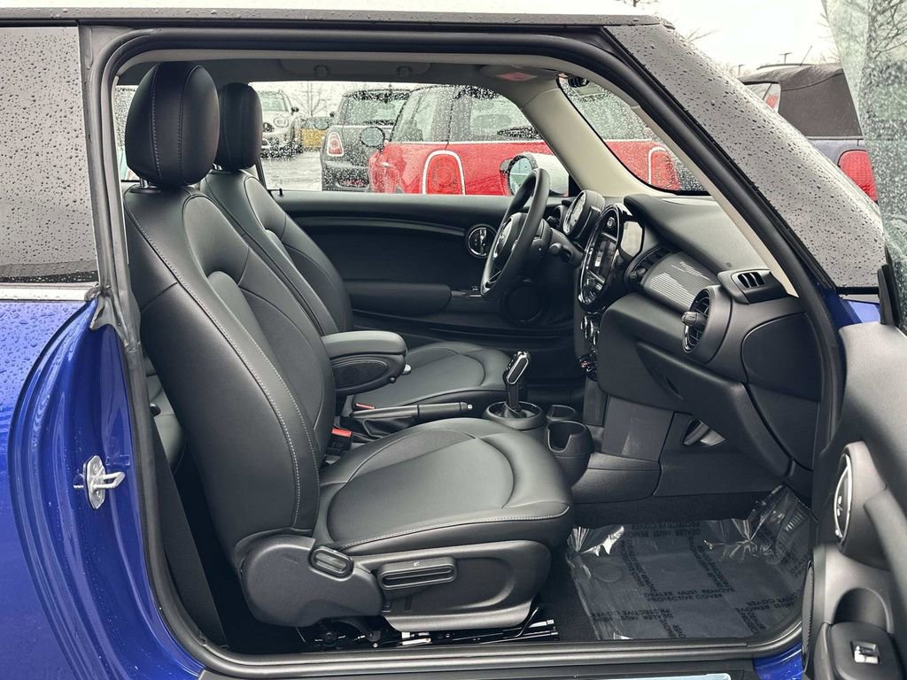Used 2020 MINI Cooper 2-Door Hardtop image 28