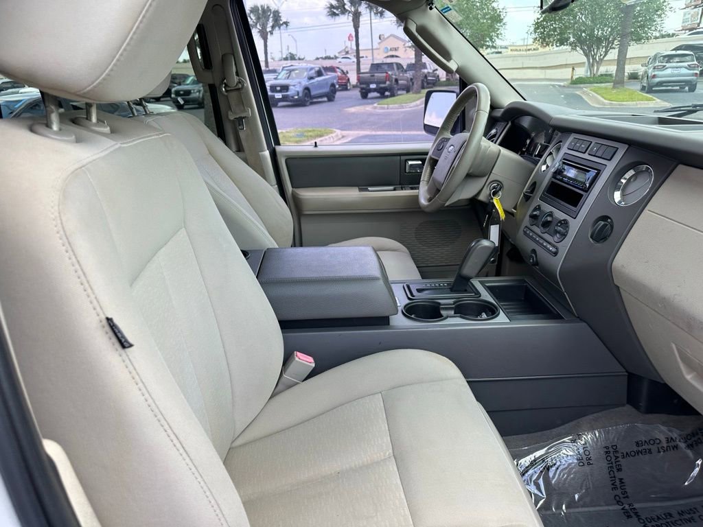 Used 2010 Ford Expedition XLT image 23
