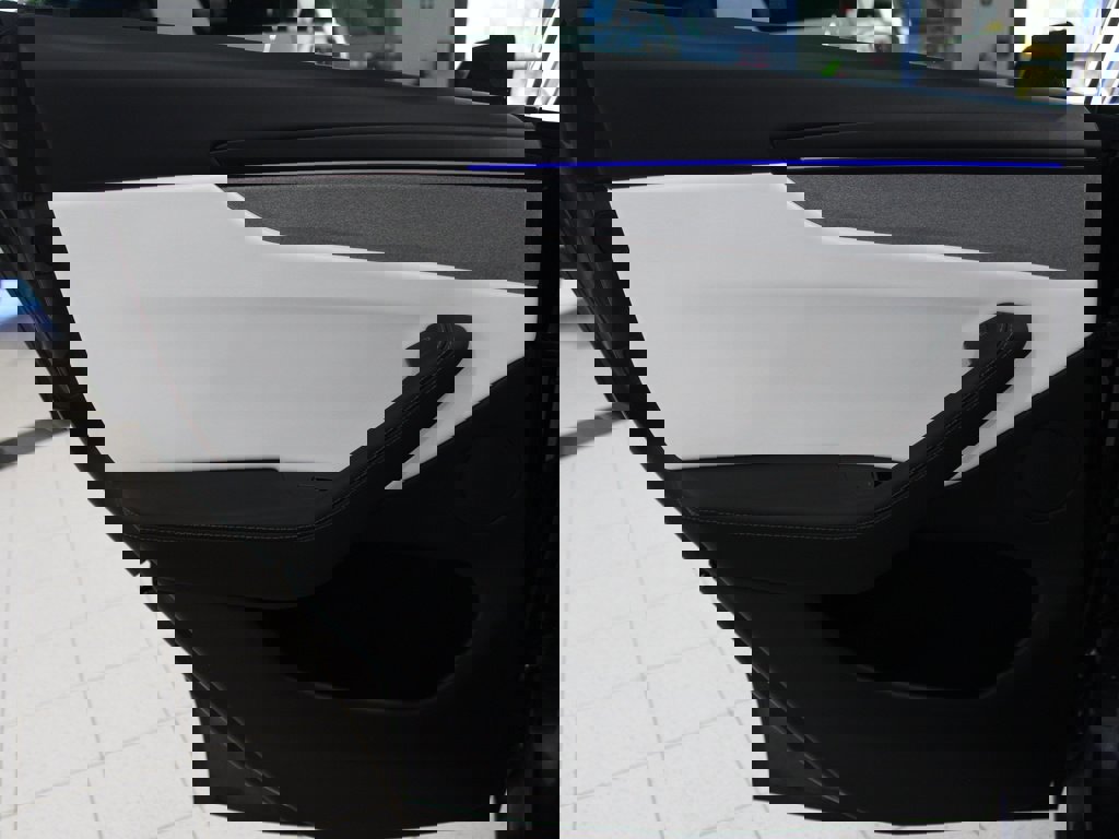 Used 2026 Tesla Model Y Long Range image 21