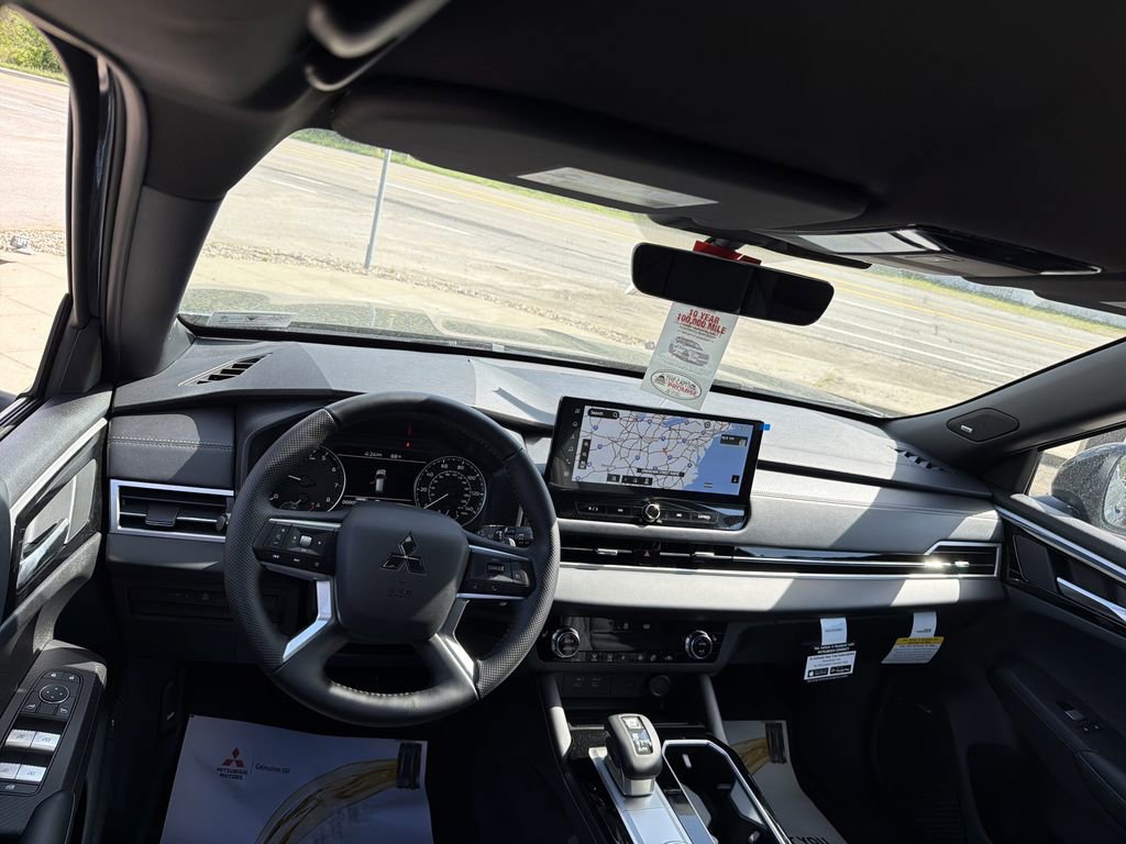 New 2026 Mitsubishi Outlander LE AWD/4WD image 14