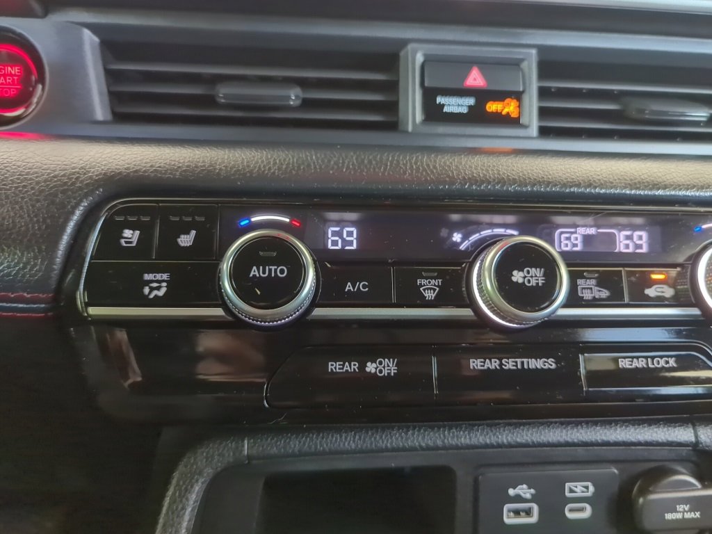 Used 2025 Honda Pilot Black Edition image 23