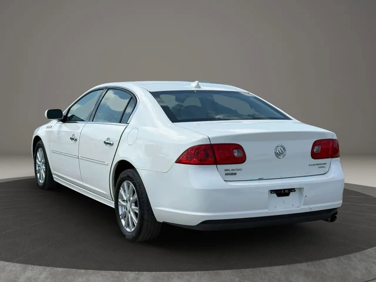 Used 2011 Buick Lucerne CXL FWD image 7