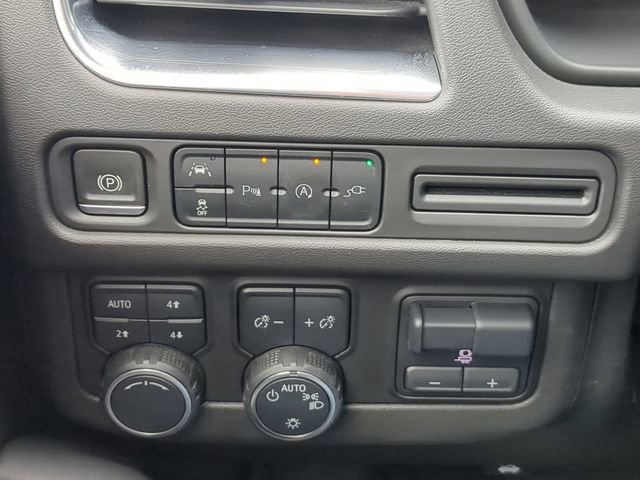 Used 2021 Chevrolet Suburban RST w/ Luxury Package image 20