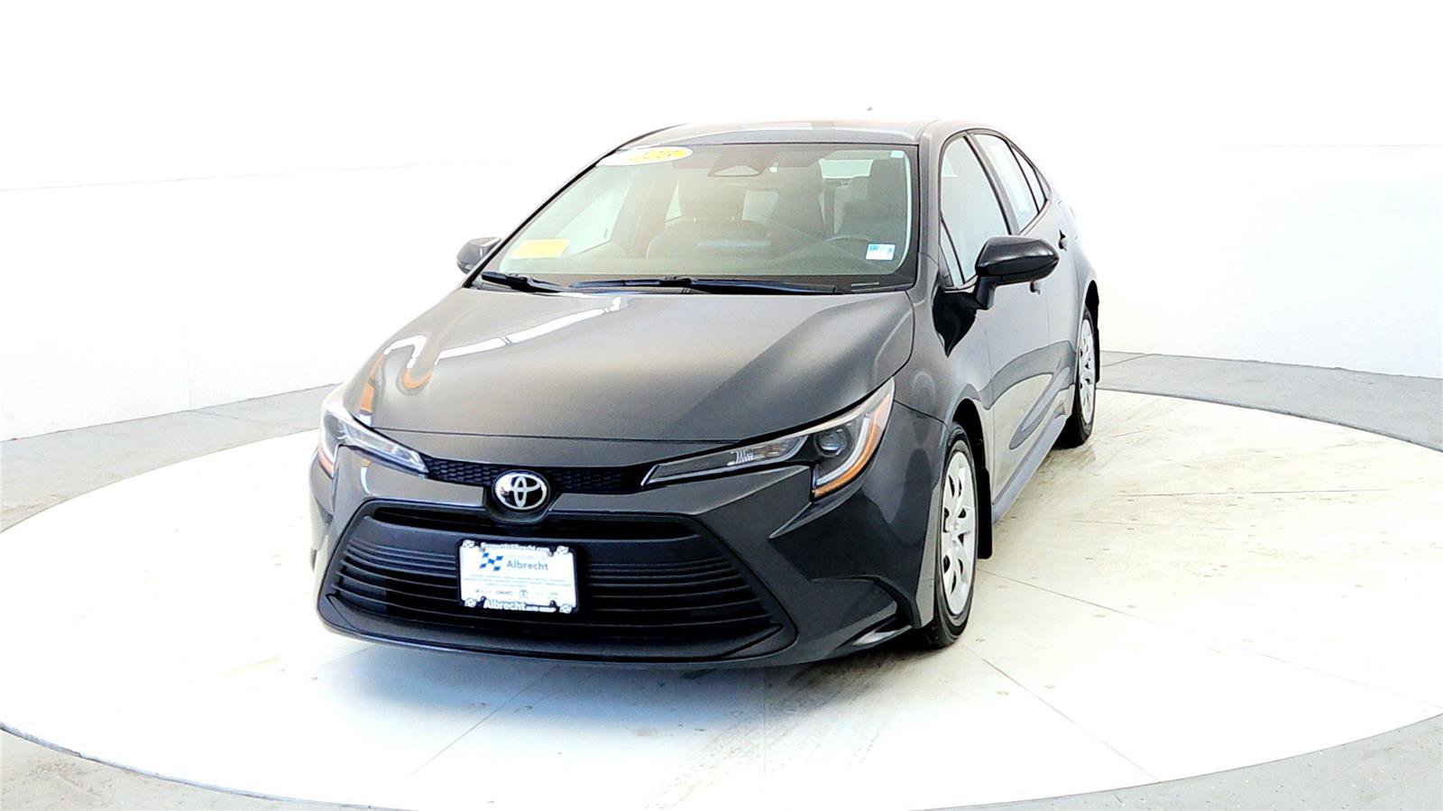 Certified 2023 Toyota Corolla LE image 2
