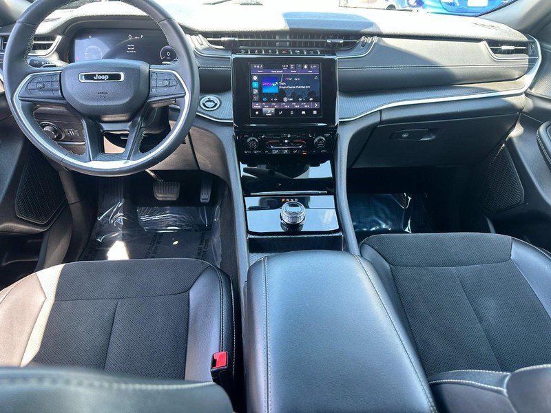 Used 2024 Jeep Grand Cherokee Altitude AWD/4WD image 12