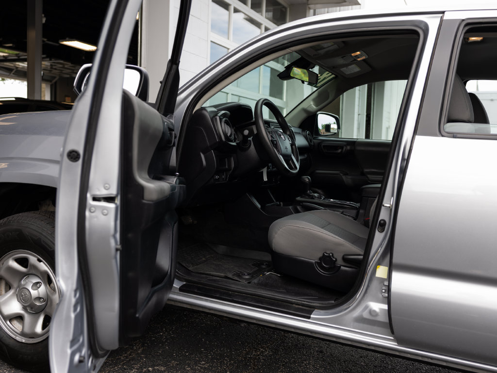 Used 2018 Toyota Tacoma SR w/ SR Convenience Package AWD/4WD image 26