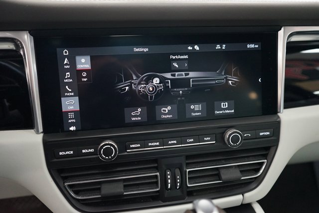 Used 2020 Porsche Macan S image 40