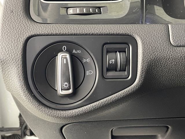 Used 2019 Volkswagen e-Golf SE w/ Driver Assistance Package image 14