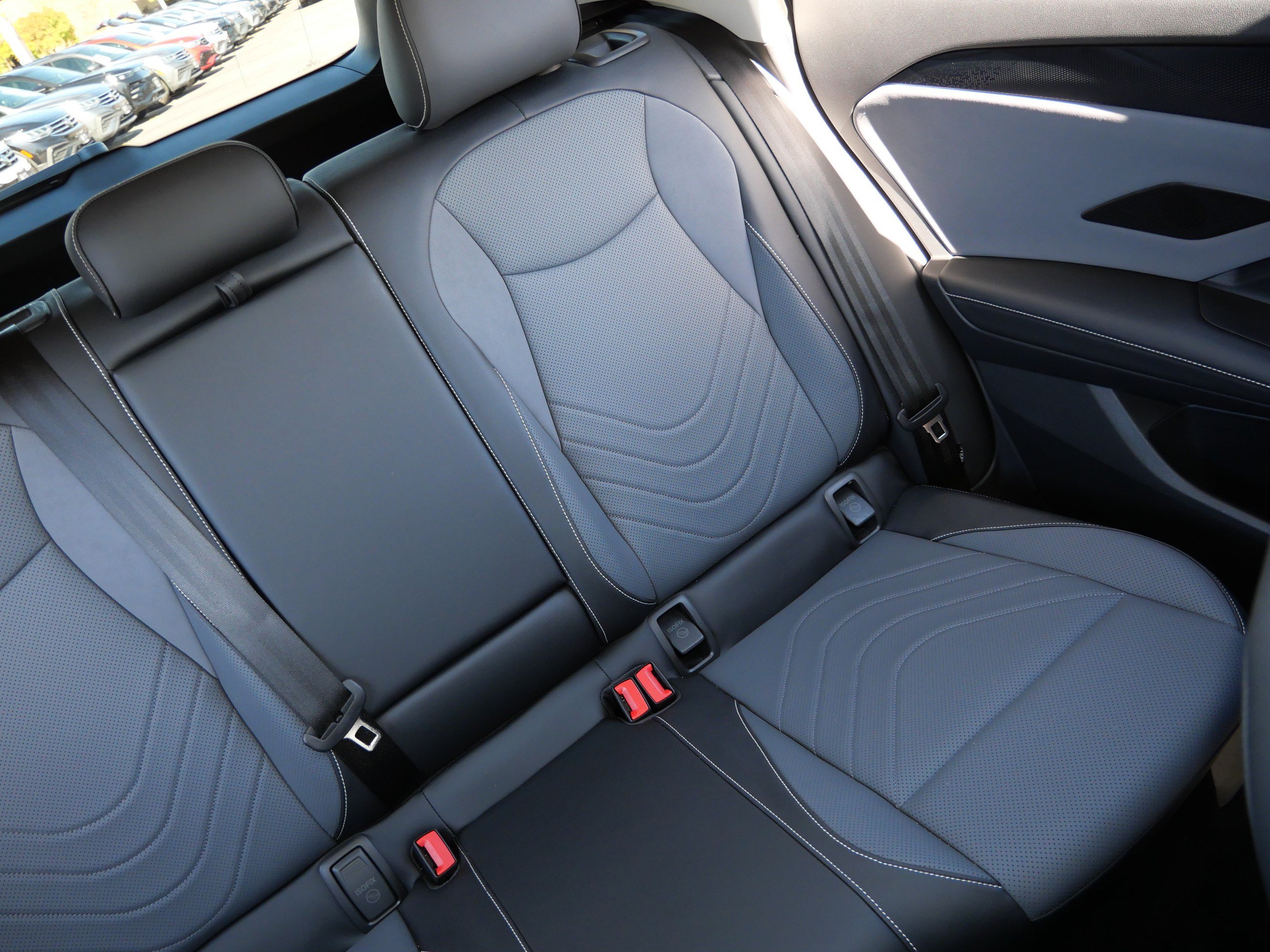 Certified 2025 Volkswagen Tiguan SE AWD/4WD image 14