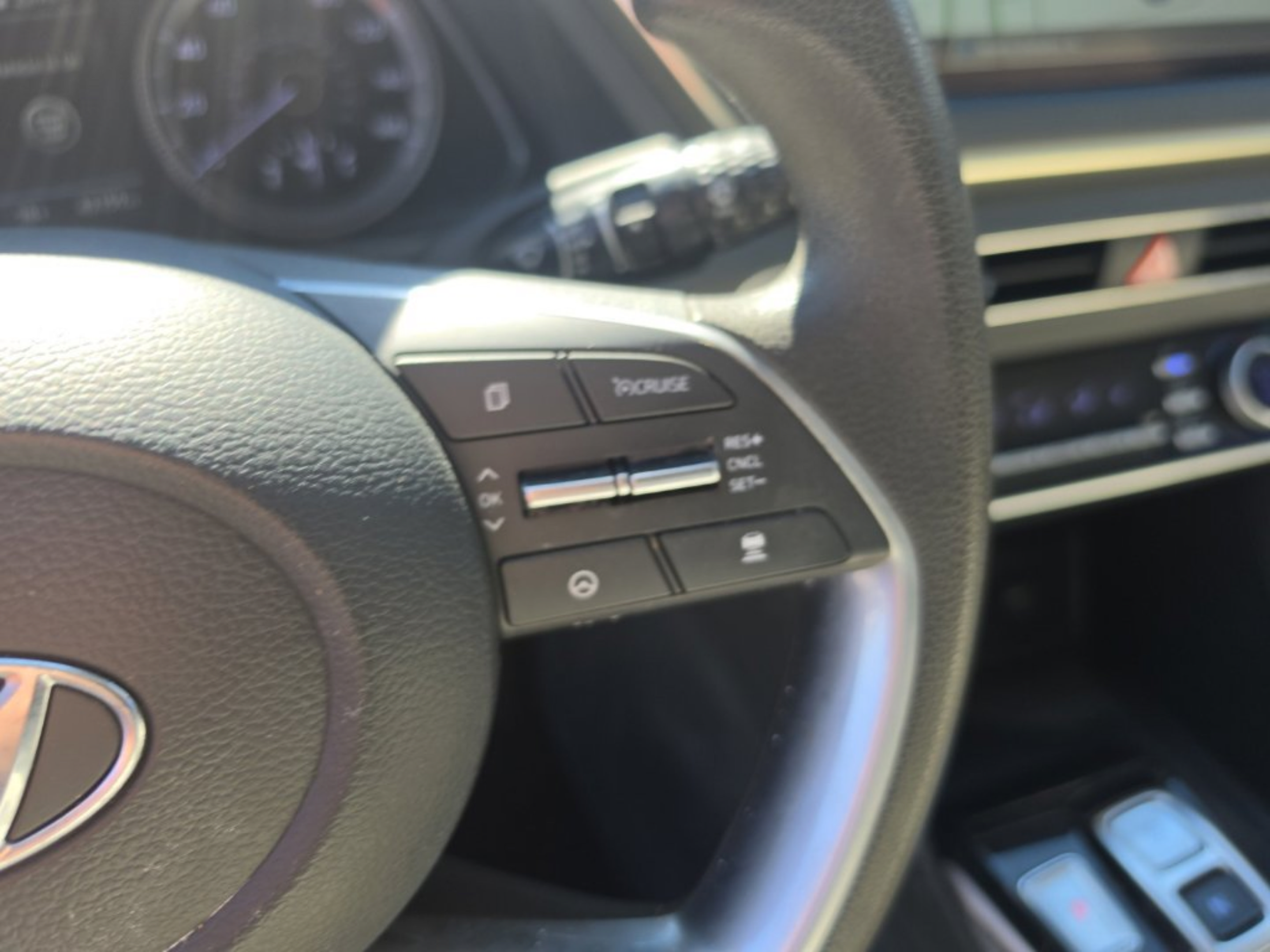 Used 2023 Hyundai Sonata SEL w/ Preferred Accessory Package FWD image 12