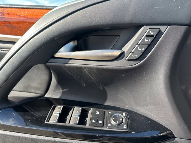 Used 2017 Lexus LX 570 4WD w/ Luxury Package image 14