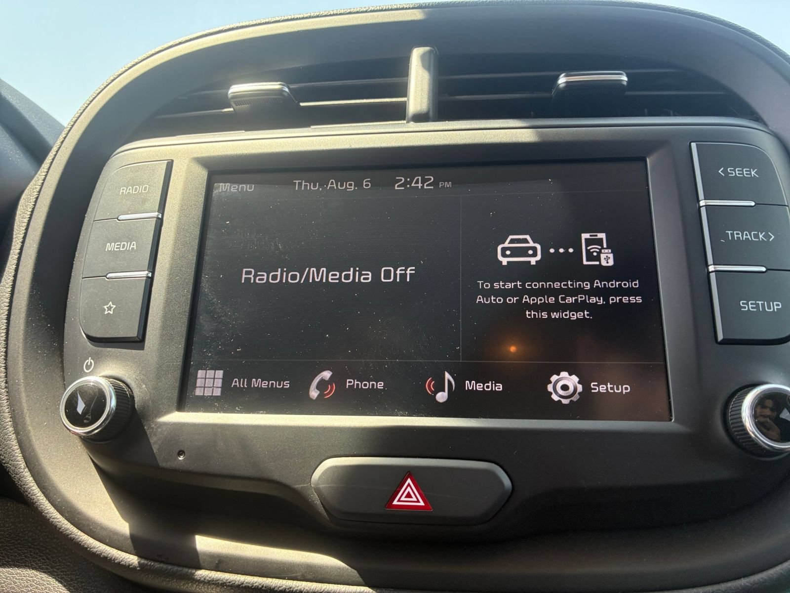 Used 2025 Kia Soul LX w/ LX Technology Package FWD image 19