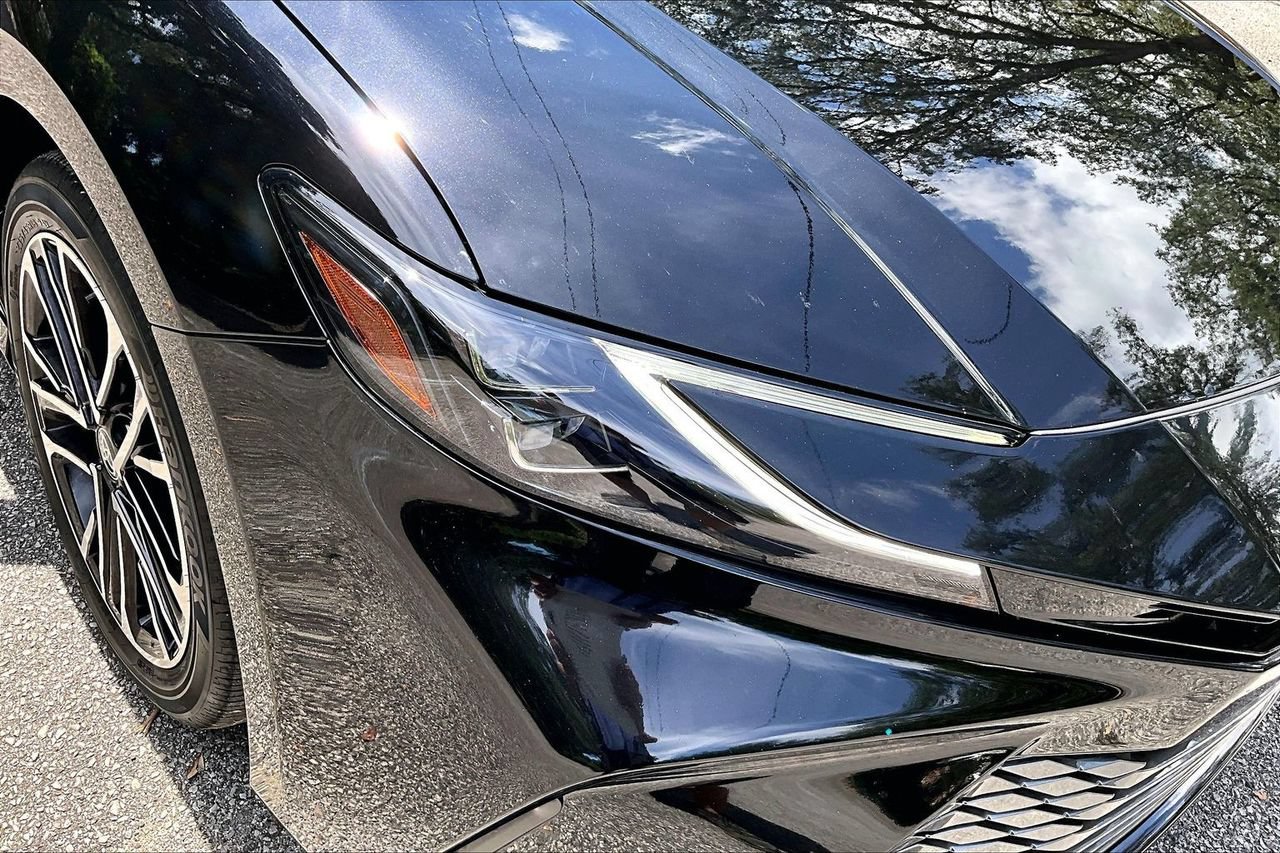 Used 2025 Toyota Camry XLE FWD image 31