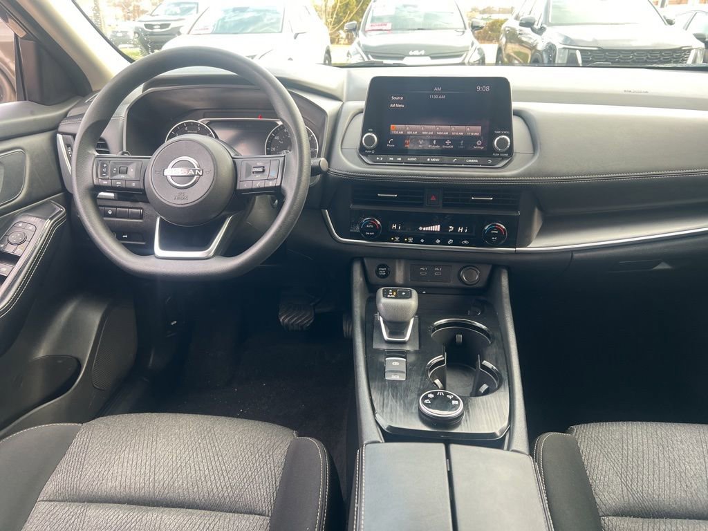 Used 2024 Nissan Rogue SV image 17