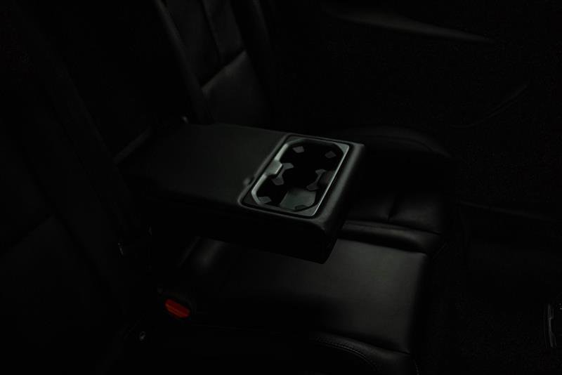 Used 2023 Volvo XC40 B4 Ultimate FWD image 13