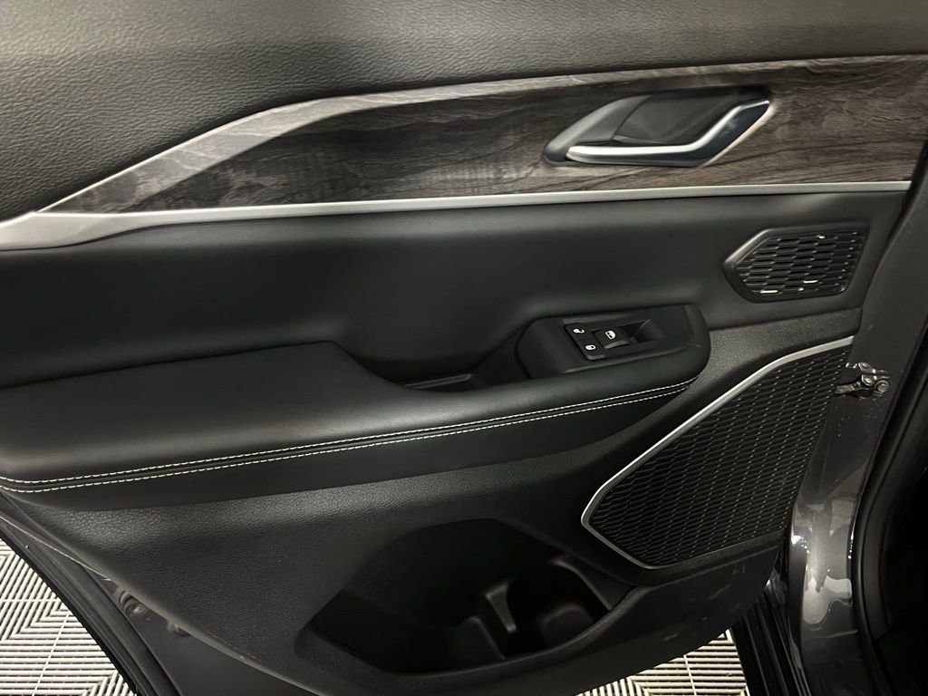 Used 2022 Jeep Grand Cherokee Limited 4xe image 23