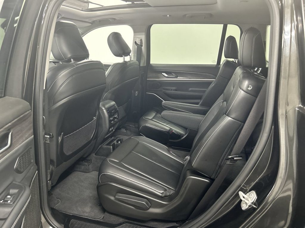 Used 2022 Jeep Grand Cherokee L Limited AWD/4WD image 21