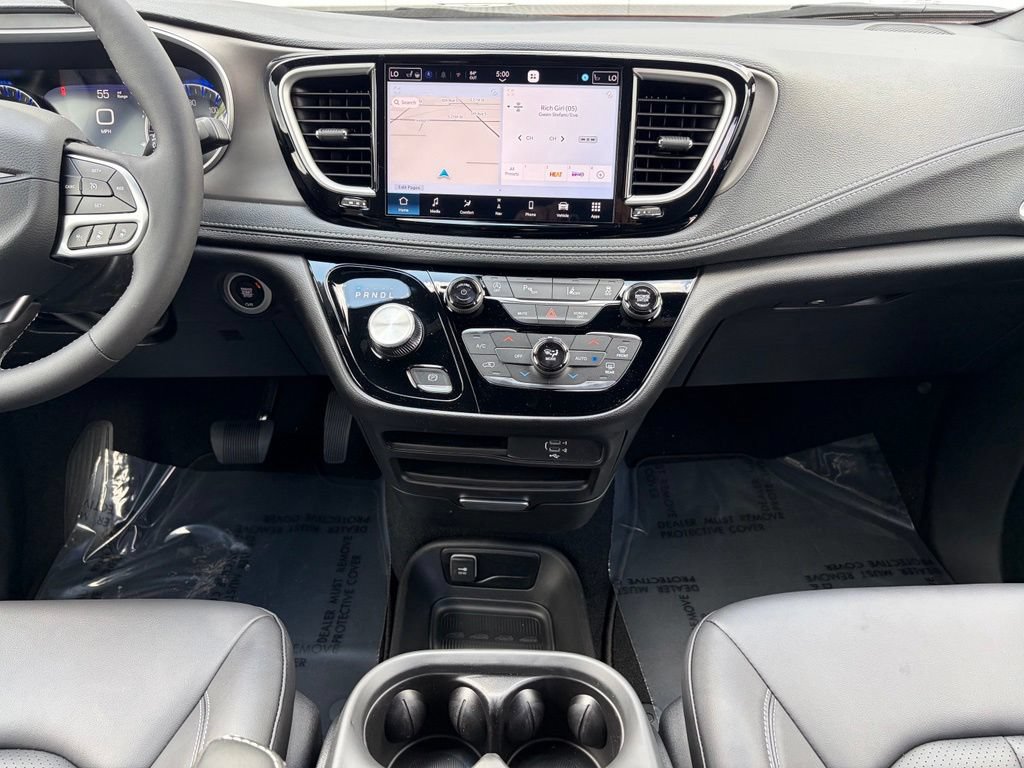 New 2027 Chrysler Pacifica Select w/ Family Tech Group AWD/4WD image 24