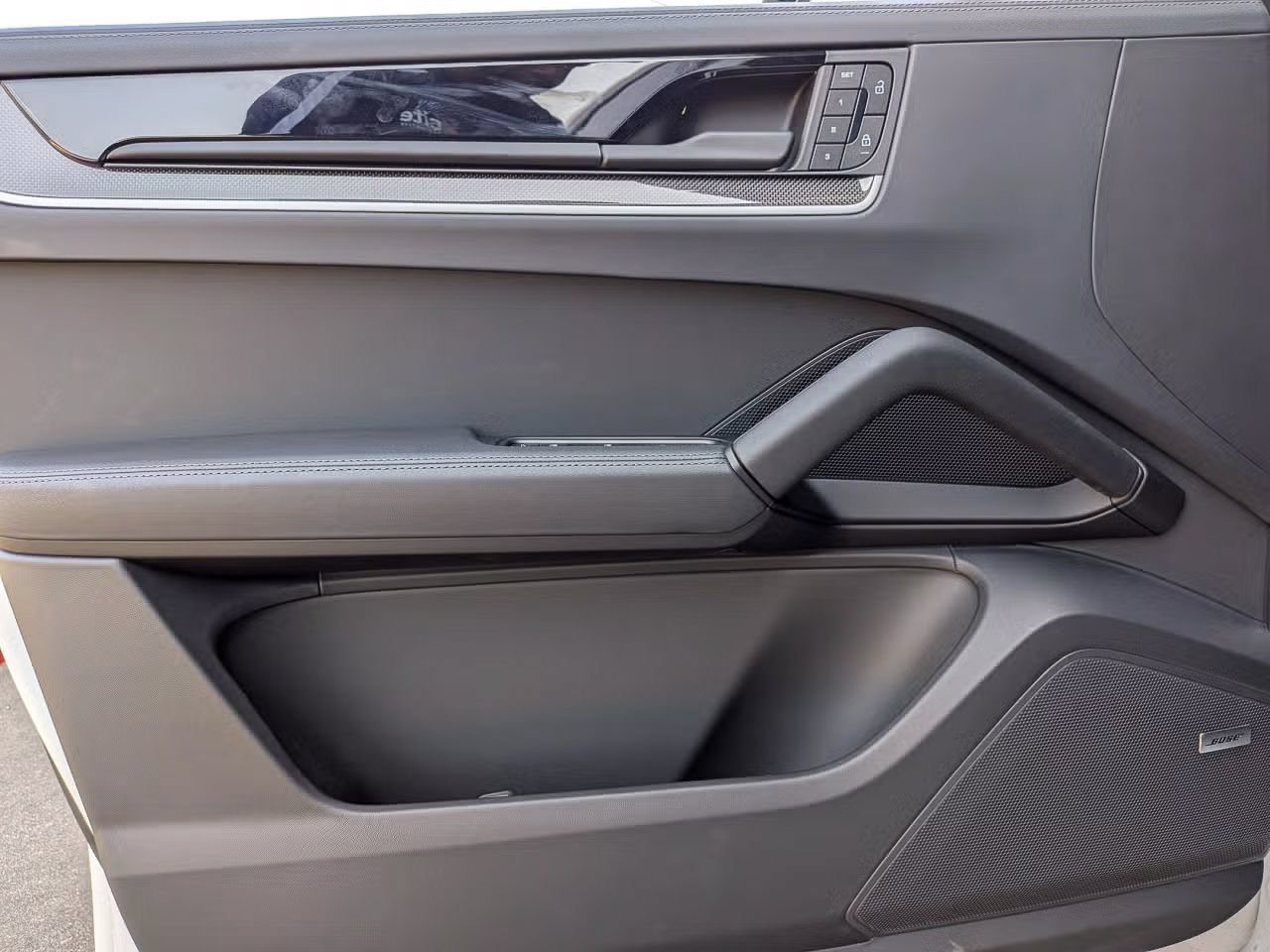 Certified 2025 Porsche Cayenne S AWD/4WD image 14