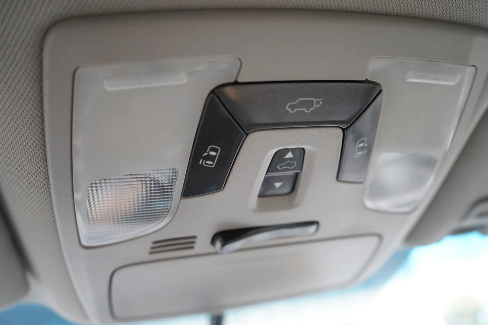 Used 2015 Toyota Sienna FWD image 15