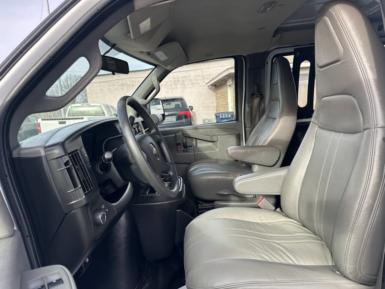 Used 2020 Chevrolet Express 2500 w/ Enhanced Convenience Package image 12