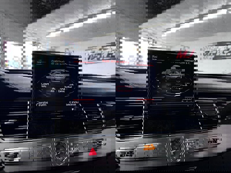 Used 2014 Audi S8 image 23