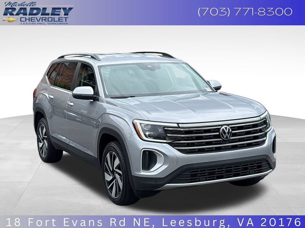 Used 2025 Volkswagen Atlas SE AWD/4WD image 8