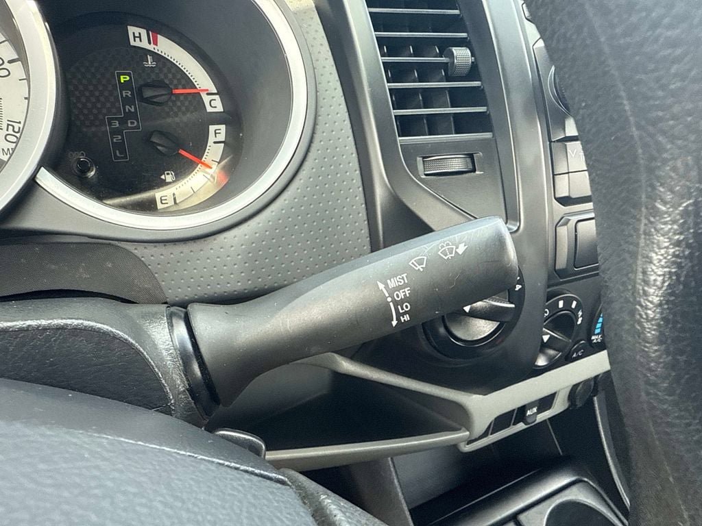 Used 2012 Toyota Tacoma 4x4 Regular Cab image 25