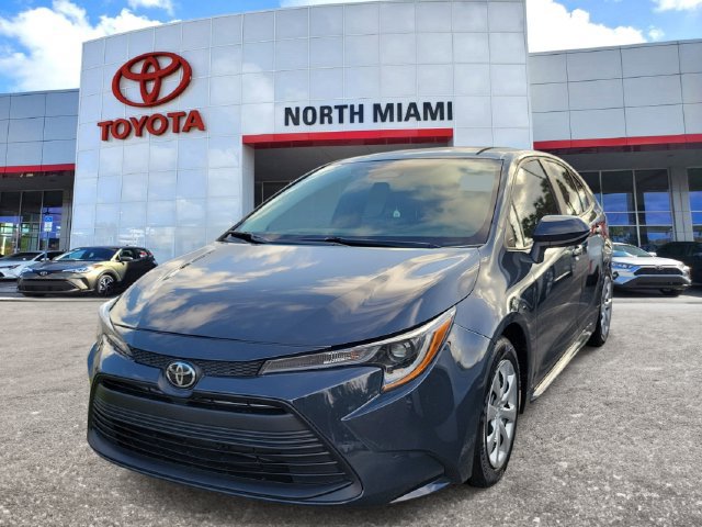 Used 2023 Toyota Corolla LE FWD image 2