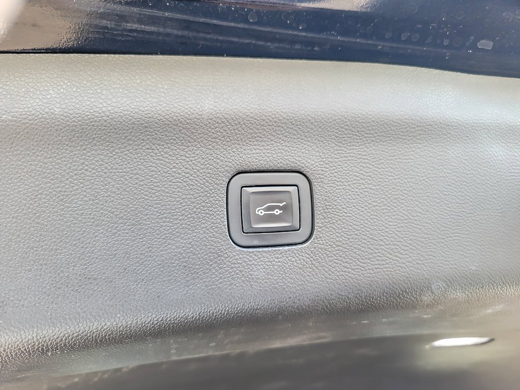 Certified 2018 Buick Enclave Essence w/ Trailering Package image 18