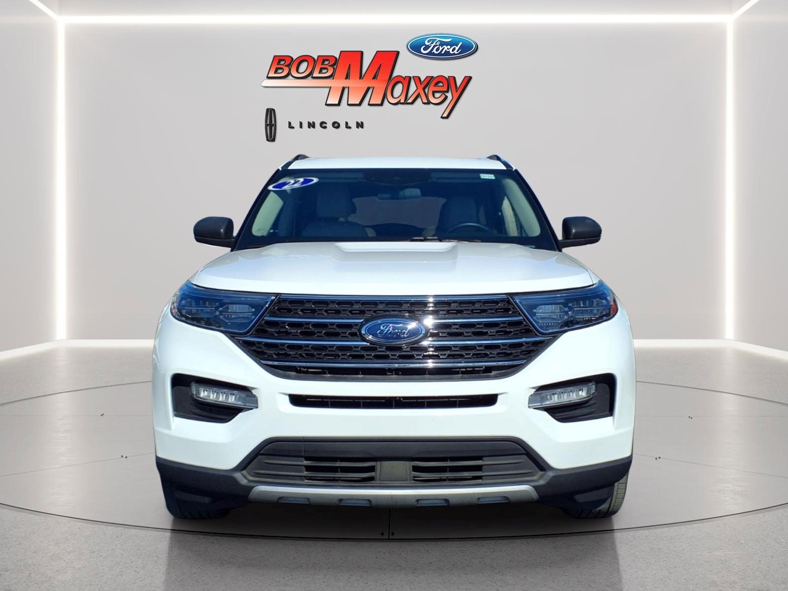 Certified 2022 Ford Explorer XLT w/ Equipment Group 202A AWD/4WD image 2