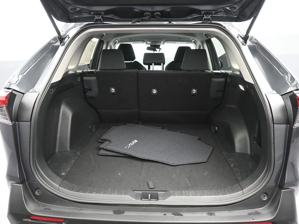 Certified 2025 Toyota RAV4 LE image 21