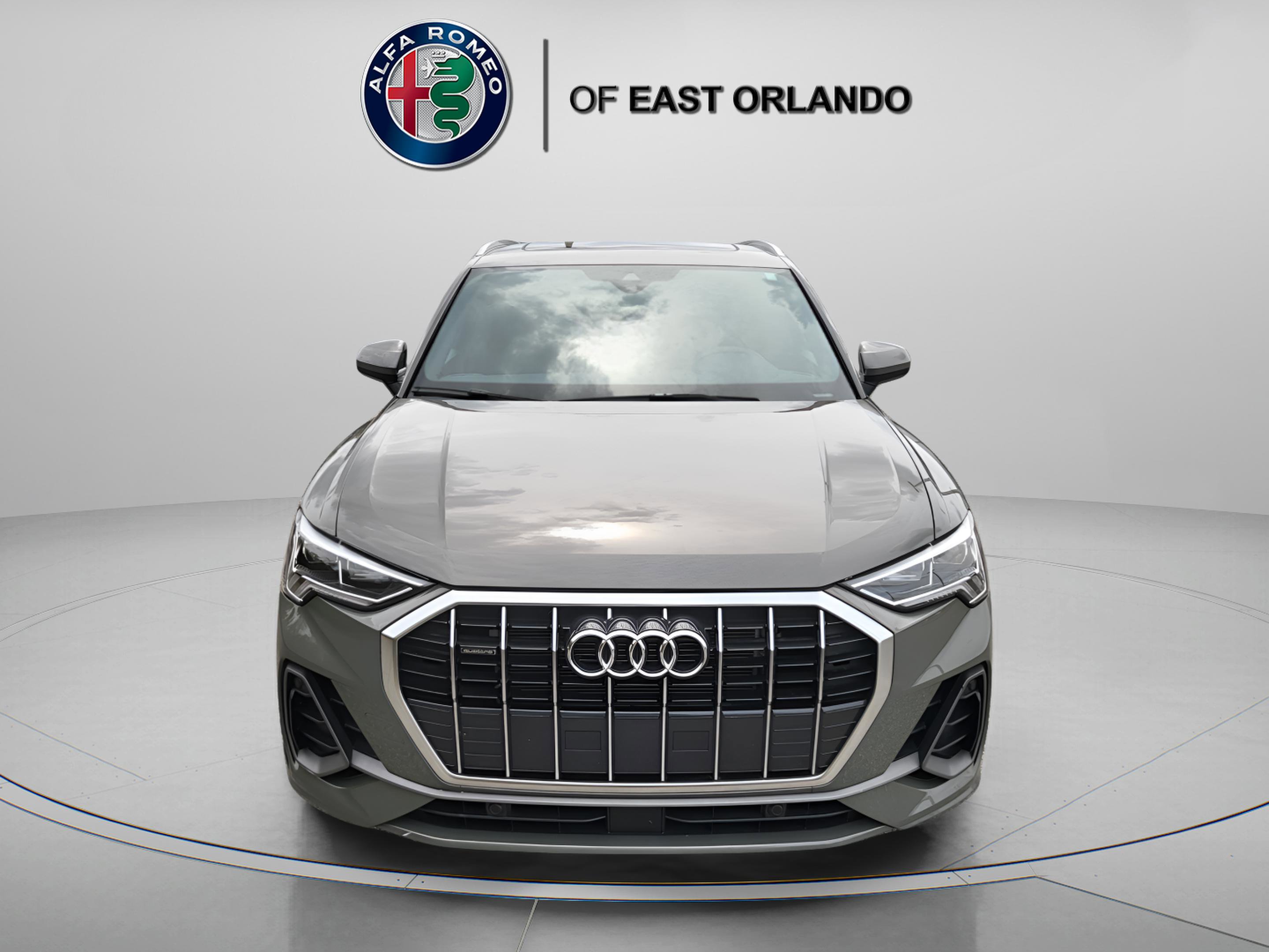 Used 2025 Audi Q3 2.0T Premium image 2