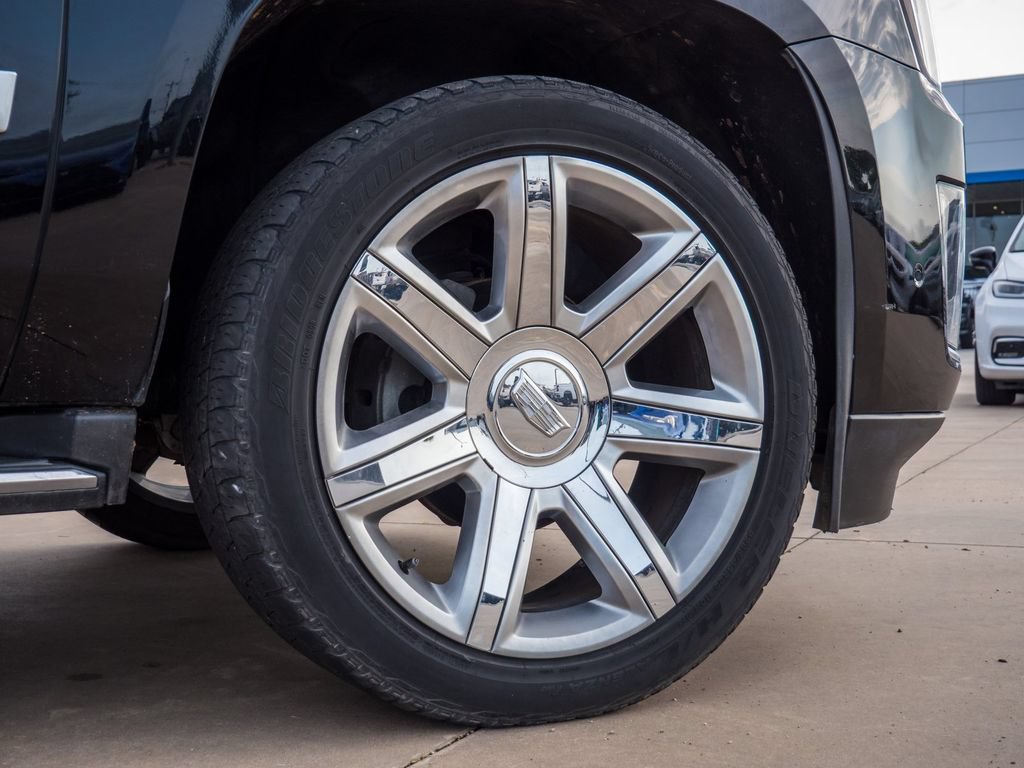 Used 2018 Cadillac Escalade Luxury RWD image 9