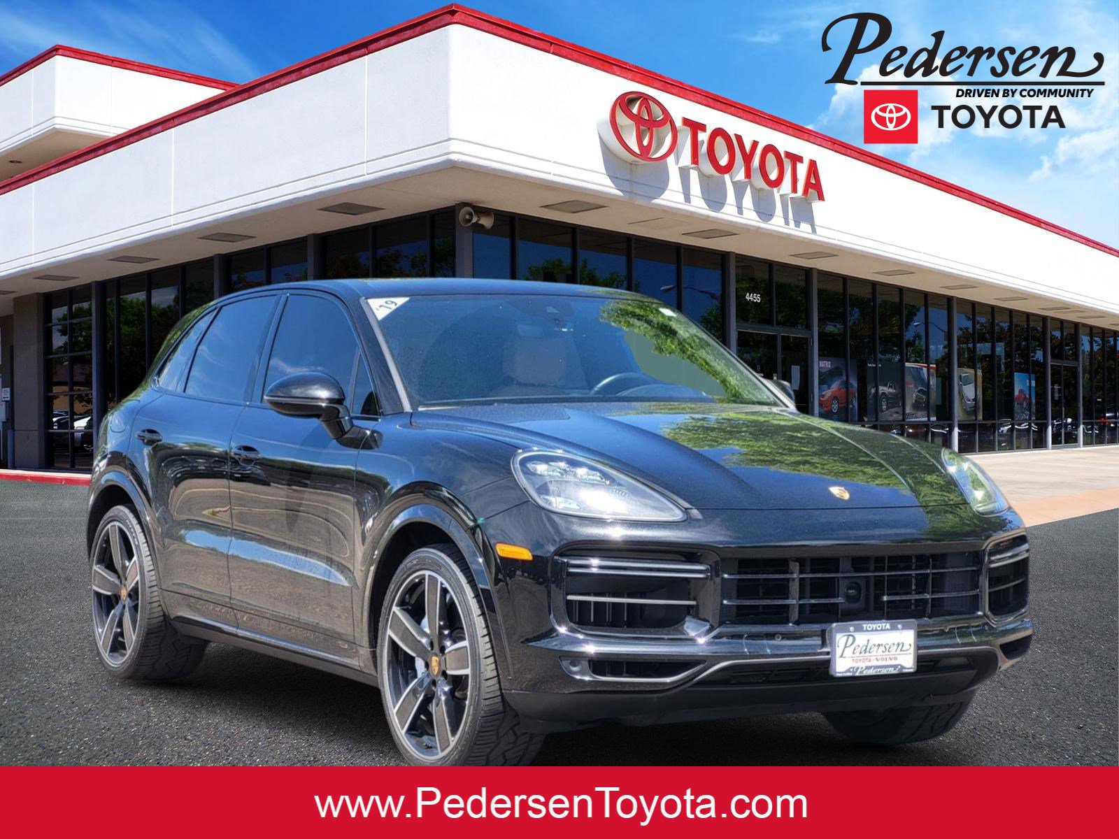 Used 2019 Porsche Cayenne Turbo AWD/4WD image 1
