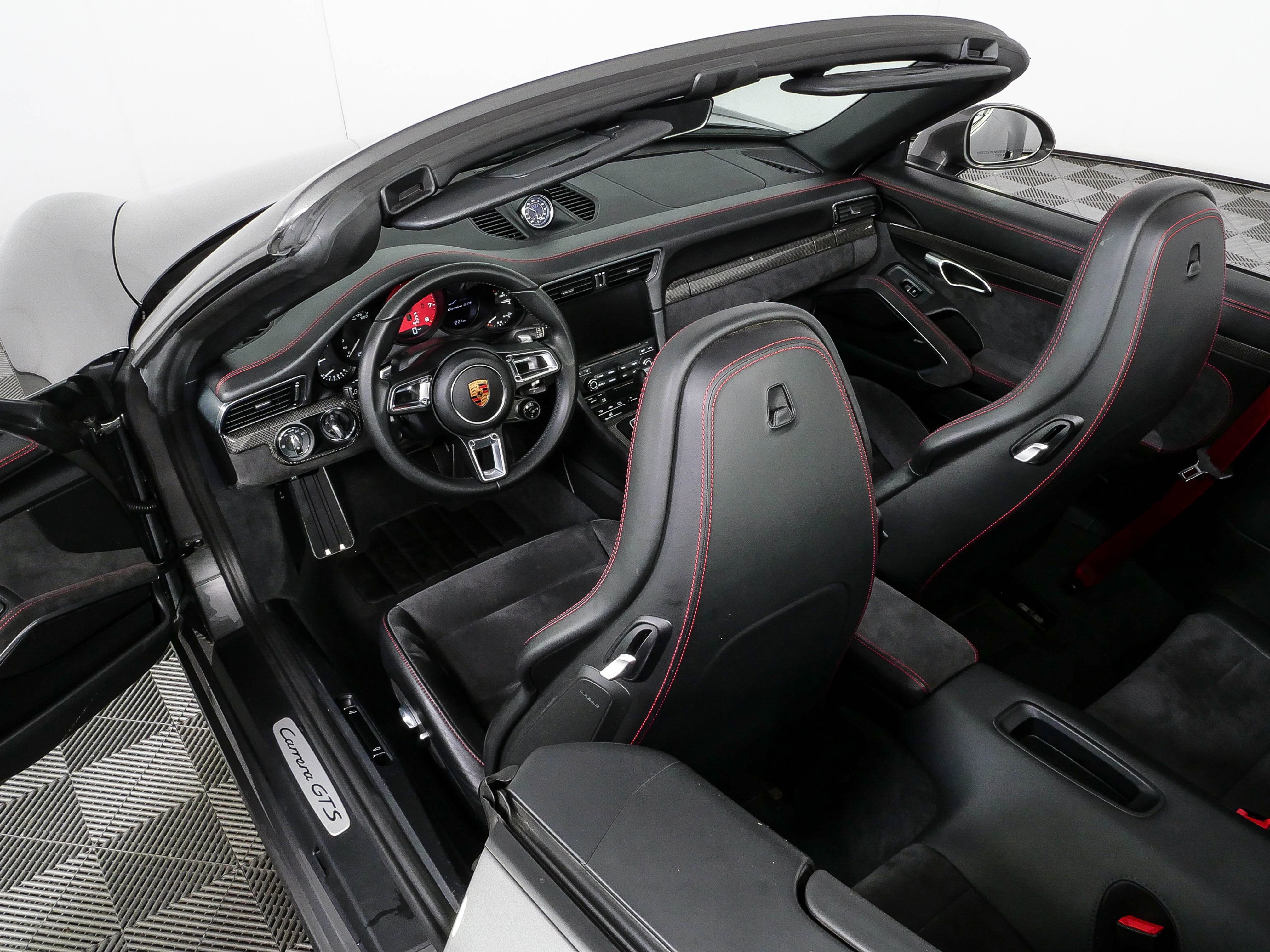 Certified 2018 Porsche 911 Carrera GTS RWD image 38