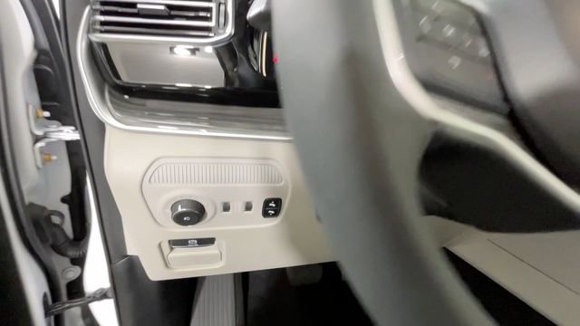 Used 2022 Jeep Wagoneer Series III w/ Premium Group I AWD/4WD image 20