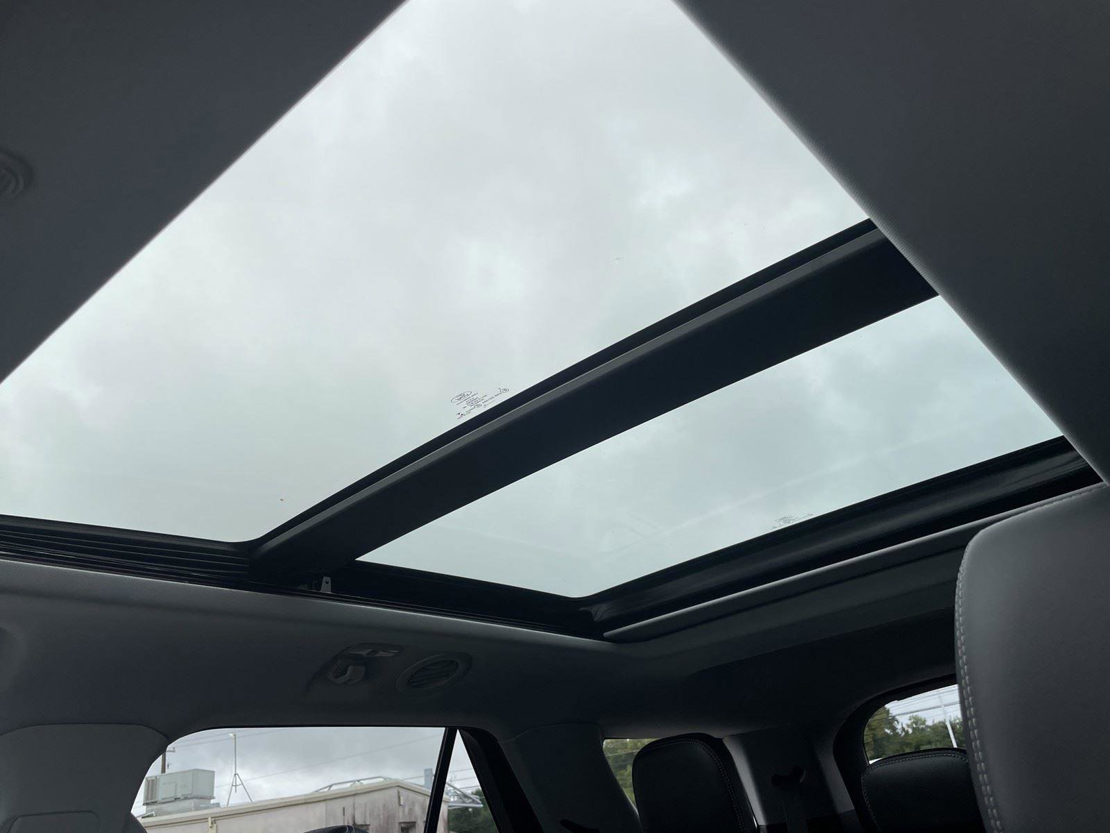 Certified 2022 Ford Explorer XLT w/ Equipment Group 202A image 24