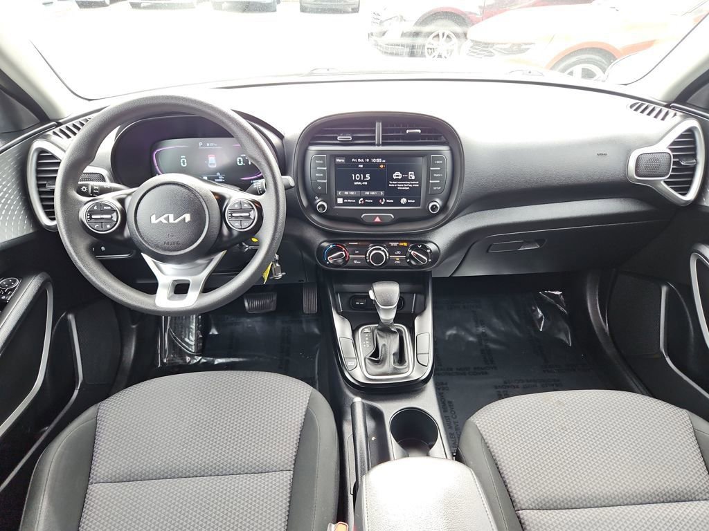 Used 2024 Kia Soul LX w/ Option Group 015 image 9